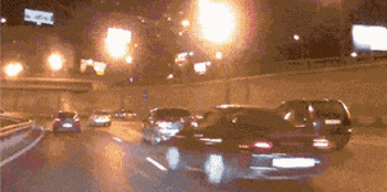 名山|哥们,看来你在家的地位挺高啊,能让媳妇如此伺候