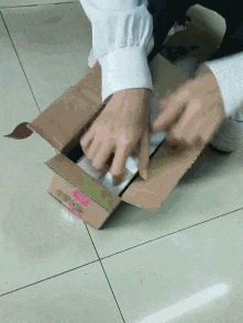 冬天|搞笑gif: 大冬天玩泼水,你们不冷吗!