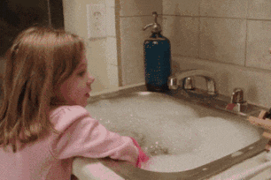 好好|搞笑GIF: 二货能不能好好走路?疼就对了,下次记住好好走