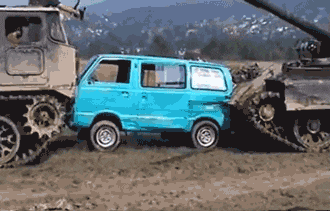 迪拜|爸妈吵架时 中间试图拉架的我如同这辆蓝车!