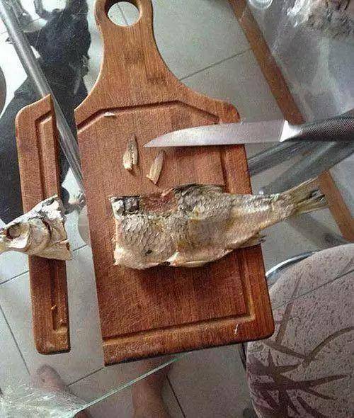 心里|搞笑GIF趣图:老婆说去给我做鱼吃,我看到后,心里怕怕