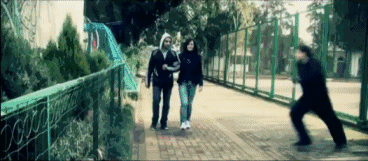 媳妇|搞笑GIF：媳妇我不练了，不练了！