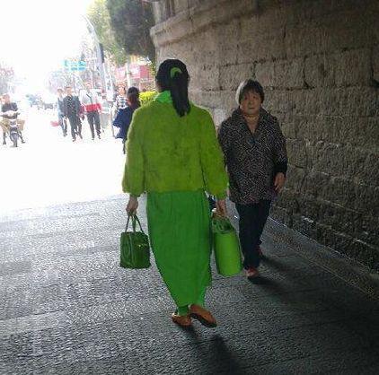 伴郎|大哥，咱不走了成不？我怕车受不了！