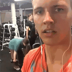 公鸡|搞笑GIF:每个男人都有爱心的