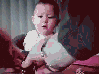 这是|搞笑GIF：这是个什么鬼，吓死哥了