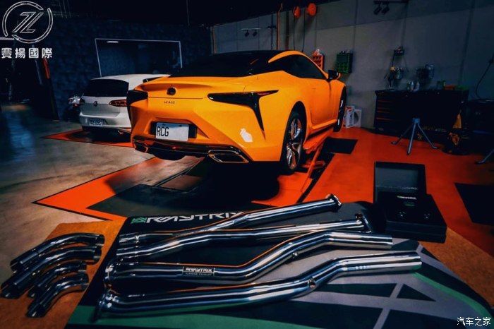 雷霆闪电鲜黄色雷克萨斯lc500排气升级案例3