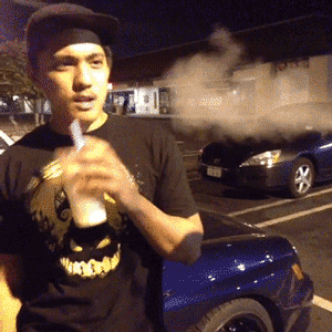 下次|搞笑GIF:别哭了!你看,弟弟都让你亲了!