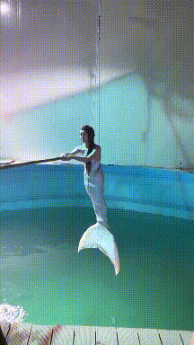 拖后腿|搞笑动图 跑龙套也要认真啊，就你拖后腿，是不是不想干了