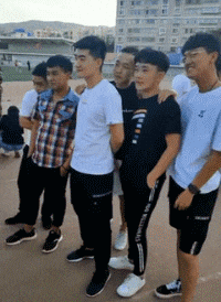 亲热|搞笑GIF：这就是女朋友生气，而你又想亲热时的场景