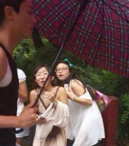 妹子|当妹子看到帅哥的时候~眼神都发光了!