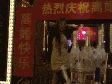 司机|爆笑GIF:夏天到了,又有美女参加闯关了,风景独好啊,老司机