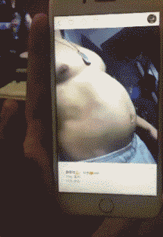 三条|爆笑GIF: 在她身后跟了三条街 就为了看看新闻