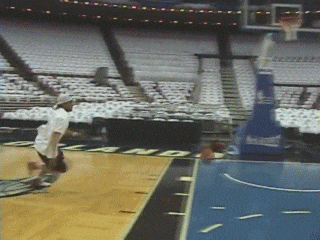 恐怖|搞笑动态图Gif: 这弹跳力实在是太恐怖了。