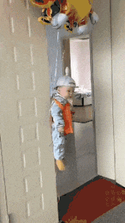 兜子|搞笑GIF趣图：媳妇，我衣服上的兜子哪去了