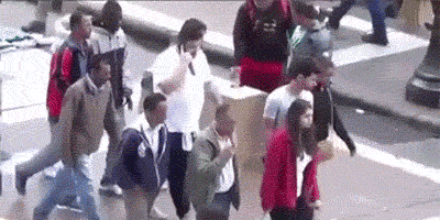 淡定|搞笑GIF:淡定点啊,咱们可是大老远跑过来的