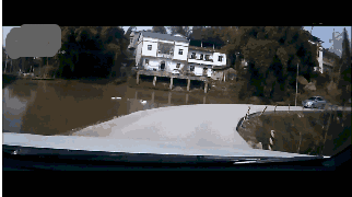 不错|搞笑GIF:刚招的营业员看着还不错吧