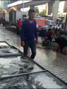 这是|搞笑GIF：这是个什么鬼，吓死哥了