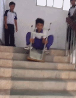 准备|搞笑GIF:老师5秒之内到达现场,请做好准备!