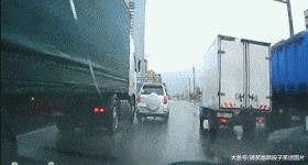 这辆|搞笑GIF图：噢，对了，我竟然有四只手耶