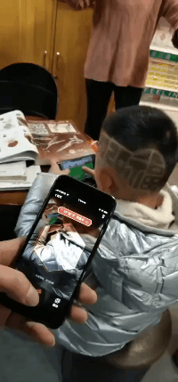 女朋友|搞笑GIF:伤敌1000,自损800。