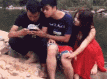 孩子|搞笑GIF：孩子都睡出来双眼皮了，这老师也不知道给孩子盖上个衣服什么的