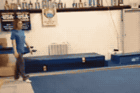 厉害|搞笑GIF: 还以为妹子会有一个完美的表现呢, 可惜没猜中结局