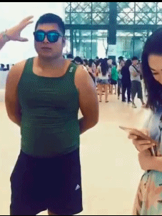 绿帽子|搞笑gif:这几个意思?给我带个绿帽子?