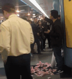 兄弟|搞笑GIF趣图：妹纸你这是练的什么神功？好腰力！