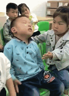 动车|【搞笑GIF动态图】小姐姐跟我回家吧,我偷电动车养你