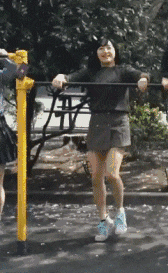 搞笑|搞笑GIF：离我远一点...看见你就心烦！