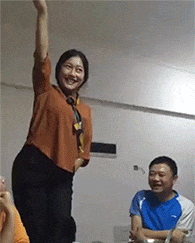 五花肉|搞笑gif: 好漂亮的五花肉啊,我就碰一碰,绝对不会吃的