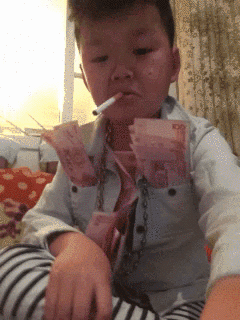 肚皮|搞笑GIF：跳肚皮舞的胡子大叔