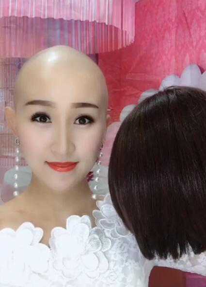 妹子|公司刚招聘的妹子，一下子成为了办公室所有的焦点