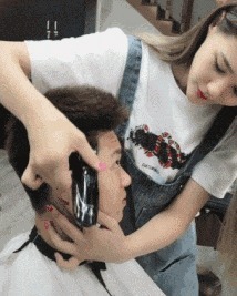 妹子|搞笑GIF趣图：这是什么神仙操作，真的可以这样操作吗