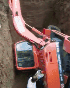 女神|爆笑GIF图：女神出了门之后完全像变了个人似的！