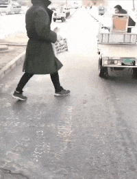 媳妇|搞笑GIF趣图:交房以后才知道,隔壁是初恋女友,这下麻烦了