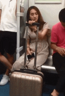 叉车|商场上碰到的, 不知道为什么就是觉得国人好没素质!