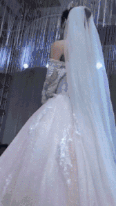 妹子|搞笑GIF：好在妹子机智，这小哥瞬间就不敢偷看了！