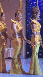 妹子|爆笑GIF:妹子你这样和我打招呼不太好吧