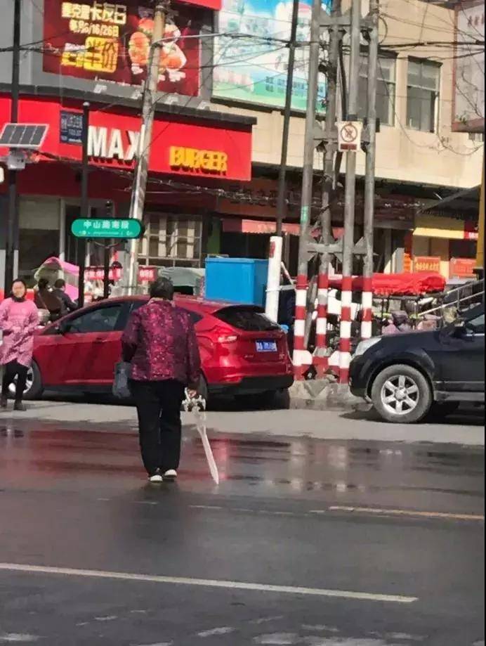 孙女儿|搞笑GIF趣图:听说身材好的姑娘,都是这样下床的