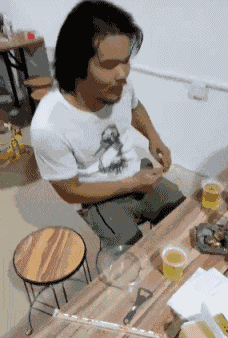 臭美|搞笑GIF：你怎么那么臭美啊！看我敷面膜，也要敷！