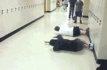 气垫|爆笑GIF：这是你亲妹妹吧