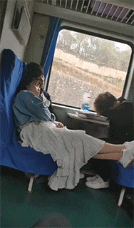 妹子|搞笑GIF：男人的快乐真的很简单