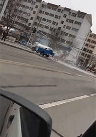 挖掘机|搞笑GIF：看着这壮观的画面，让我想起了用挖掘机炒菜的日子