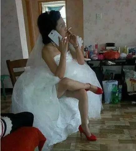 妹子|妹子, 结婚了还这么霸气, 就不怕被你男朋友看见吗?