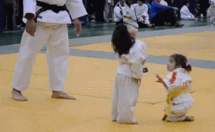 妹子|搞笑GIF：这只鸭子是在干什么，