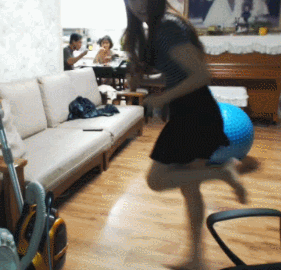 这位|搞笑gif趣图：这腿太快，这位大哥根本来不及反应啊