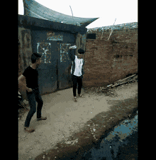 小伙子|搞笑GIF:小伙子下次站的这么高的时候,还是不要随便乱动了。