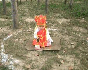 老妈|搞笑GIF动图:看到你拿刀来,是时候表演真正的技术了!