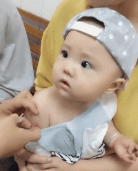 孩子|GIF搞笑趣图:孩子反应太慢了,看起来真是太可爱了!